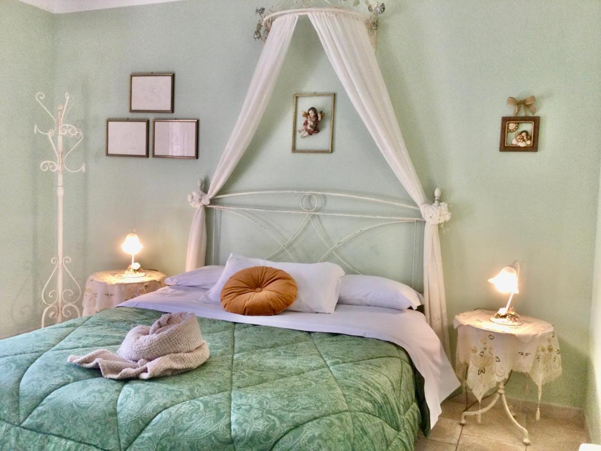 Mirella Charming Bed & Breakfast Alberobello Bagian luar foto
