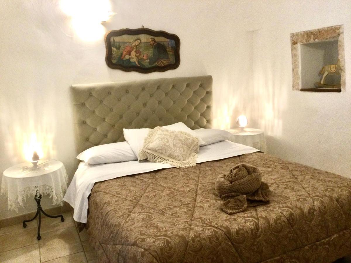 Mirella Charming Bed & Breakfast Alberobello Bagian luar foto