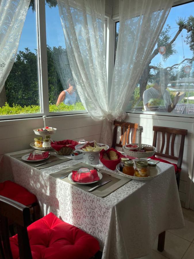 Mirella Charming Bed & Breakfast Alberobello Bagian luar foto