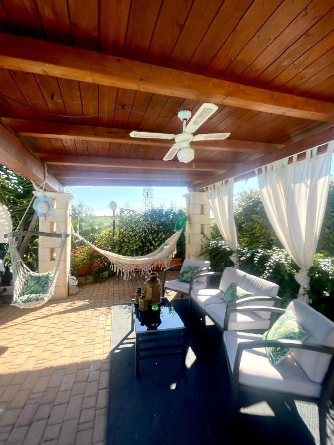 Mirella Charming Bed & Breakfast Alberobello Bagian luar foto