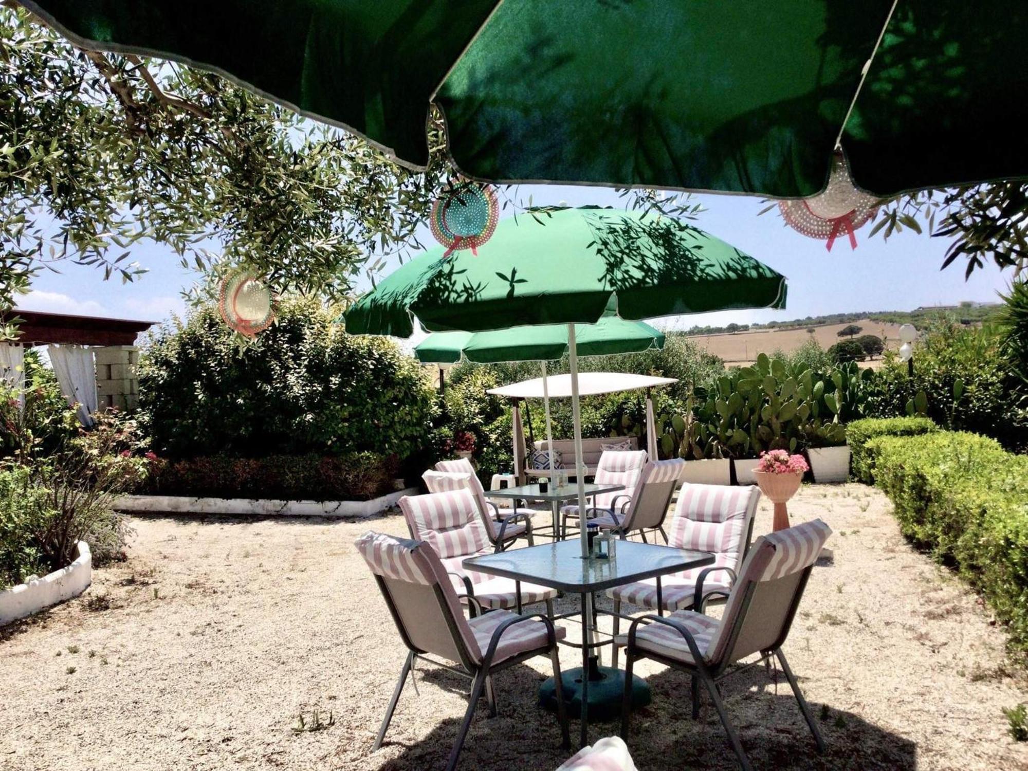 Mirella Charming Bed & Breakfast Alberobello Bagian luar foto